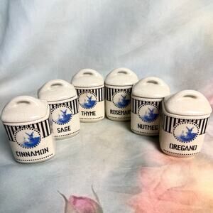 Vintage 2002 Square Nest Set Of 6 Ceramic Crackle Finish Spice Jars With Lids